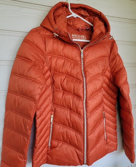 MICHAEL Michael Kors Jackets & Blazers - NWT MICHAEL KORS WOMENS PLUS SIZE PACKABLE DOWN HOODED PUFFER COAT SIZE L ORANGE